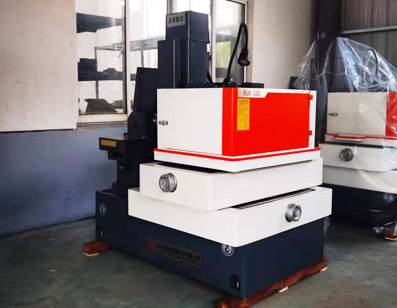 中走絲線切割機(jī)床的工作環(huán)境應(yīng)該注意些什么